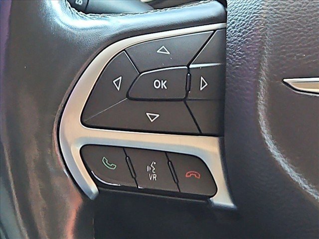 Used 2015 Chrysler 300 C RWD image 21