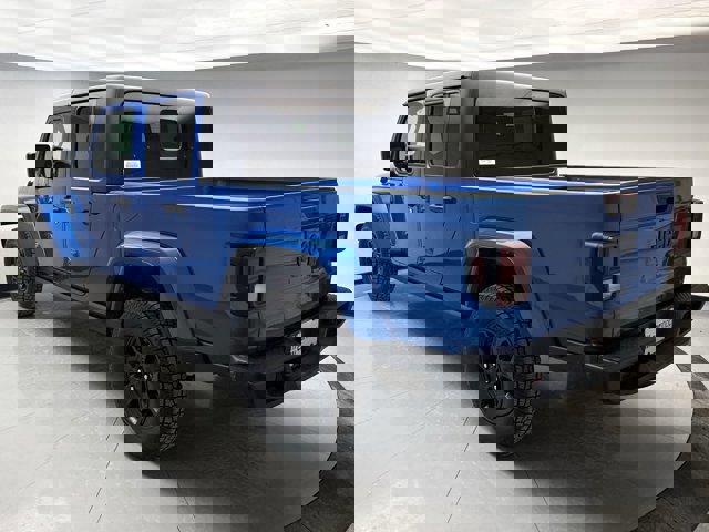 Used 2021 Jeep Gladiator Sport image 3