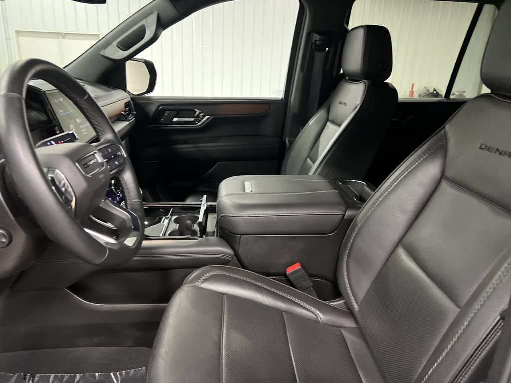 Certified 2025 GMC Yukon Denali AWD/4WD image 13
