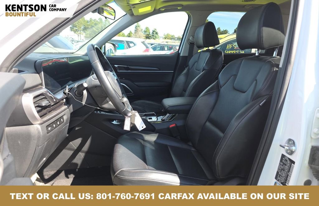 Used 2025 Kia Telluride S image 2