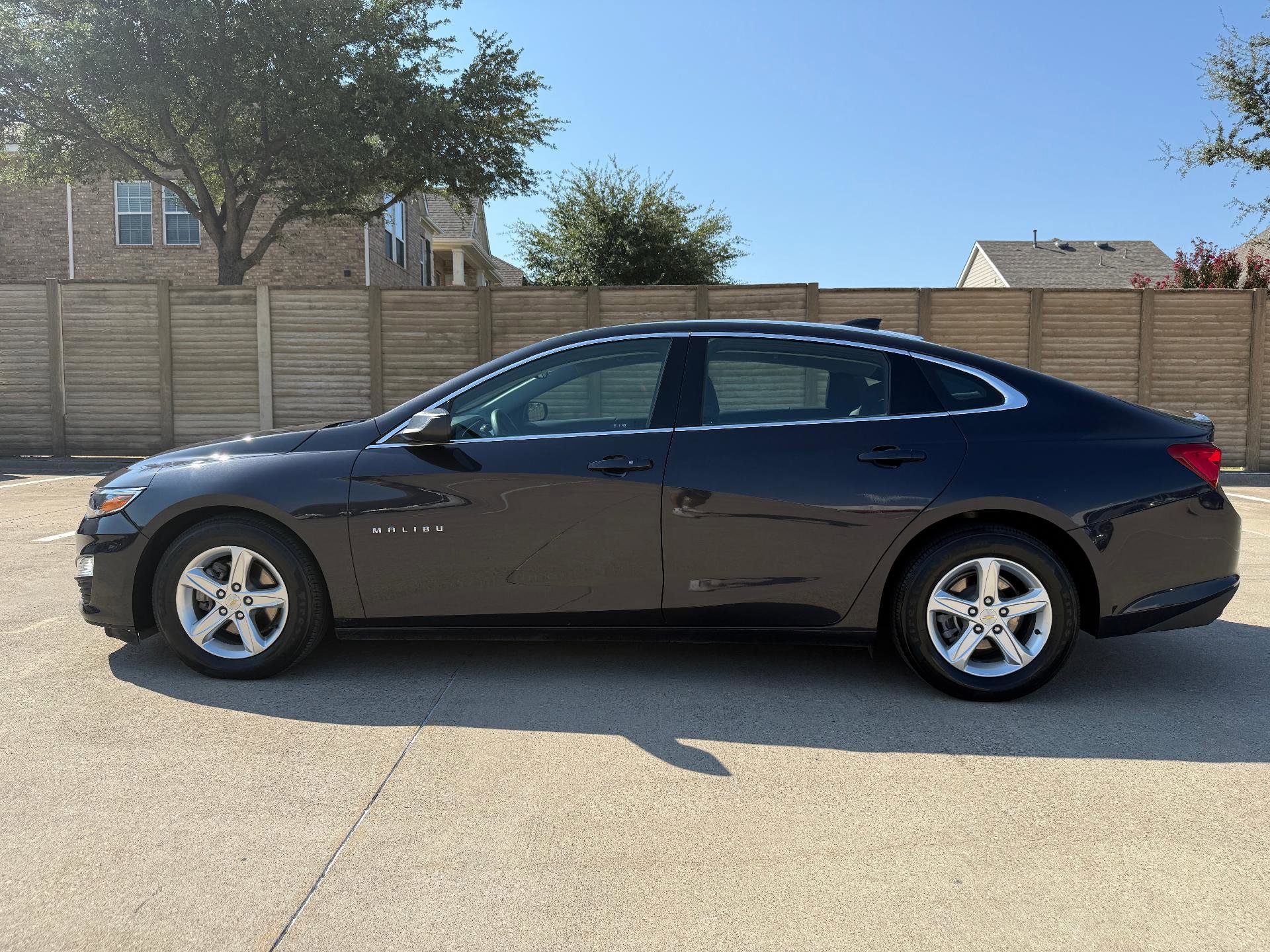 Used 2022 Chevrolet Malibu LS image 3