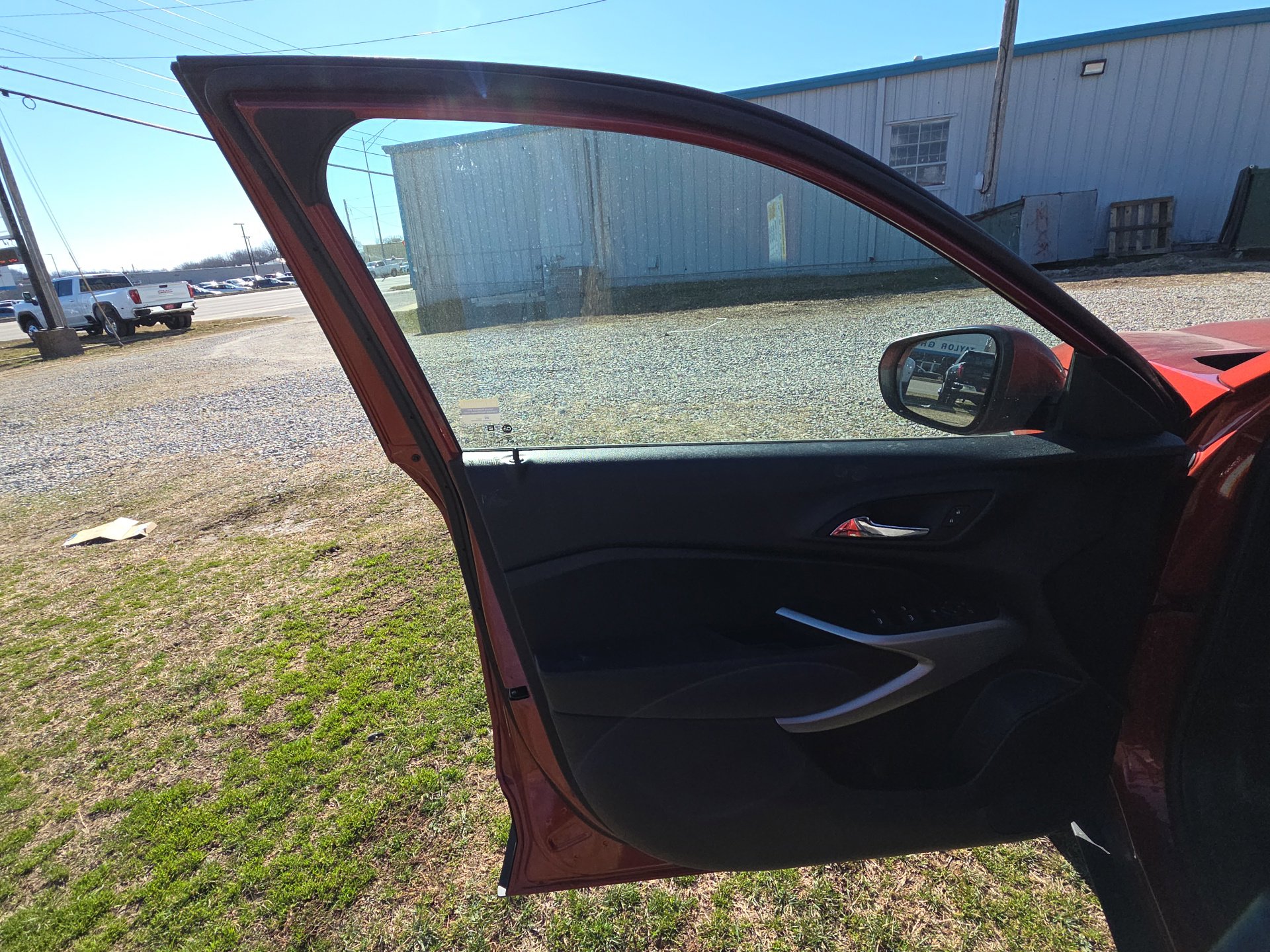 Used 2024 Chevrolet Trax LS w/ LS Convenience Package image 9