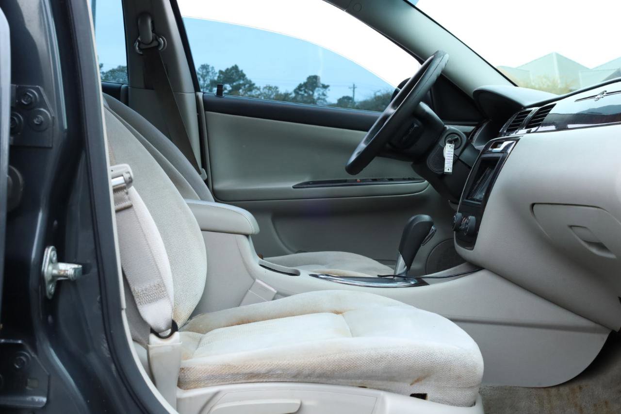 Used 2016 Chevrolet Impala LT w/ LT Sunroof Package FWD image 15