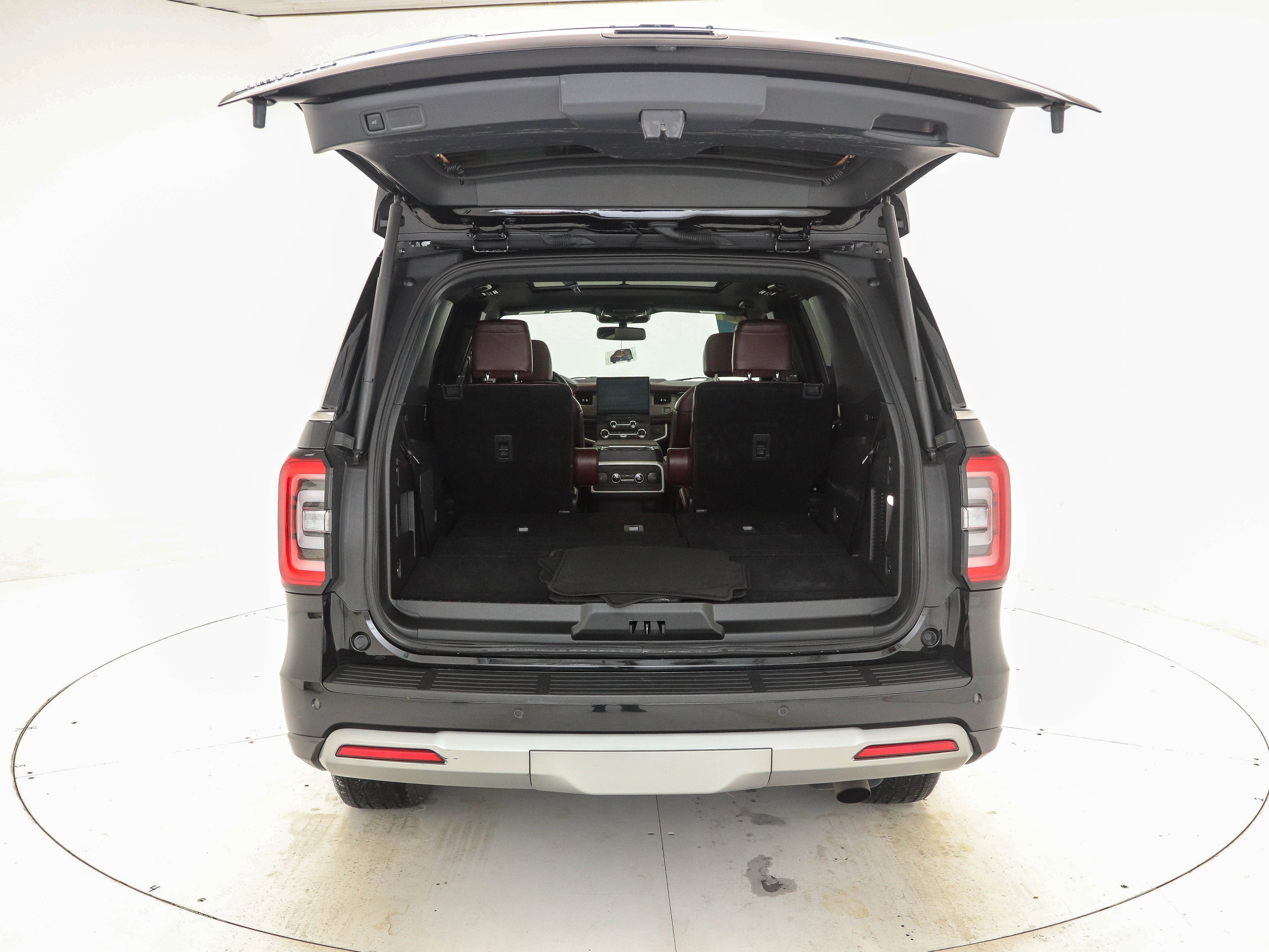 Used 2023 Ford Expedition Limited image 10