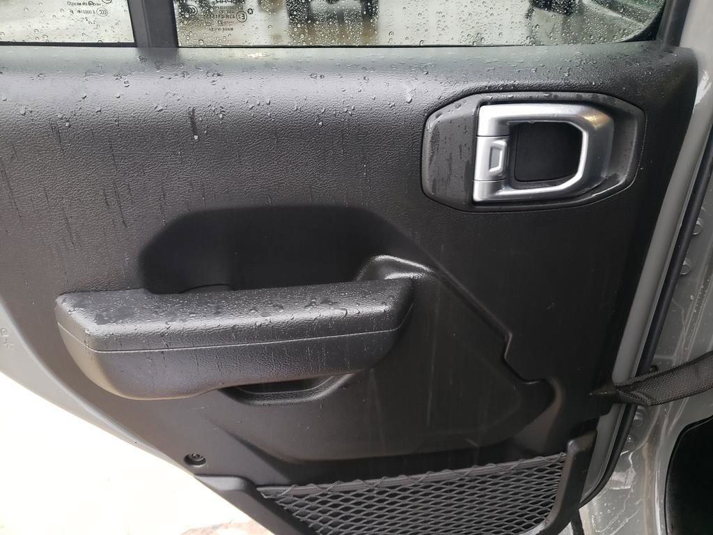 Used 2023 Jeep Gladiator Sport image 13