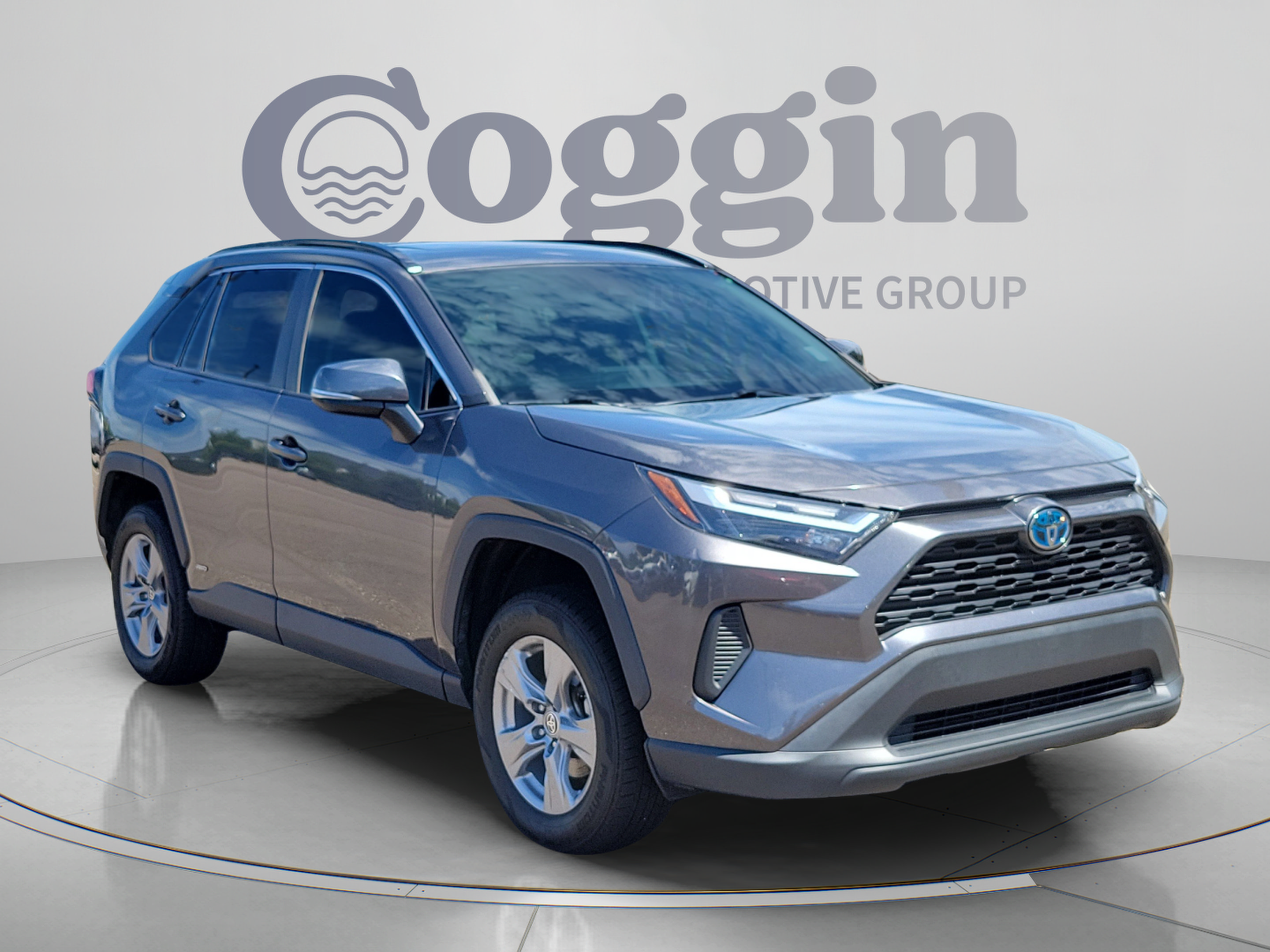 Used 2022 Toyota RAV4 XLE w/ Convenience Package AWD/4WD image 7