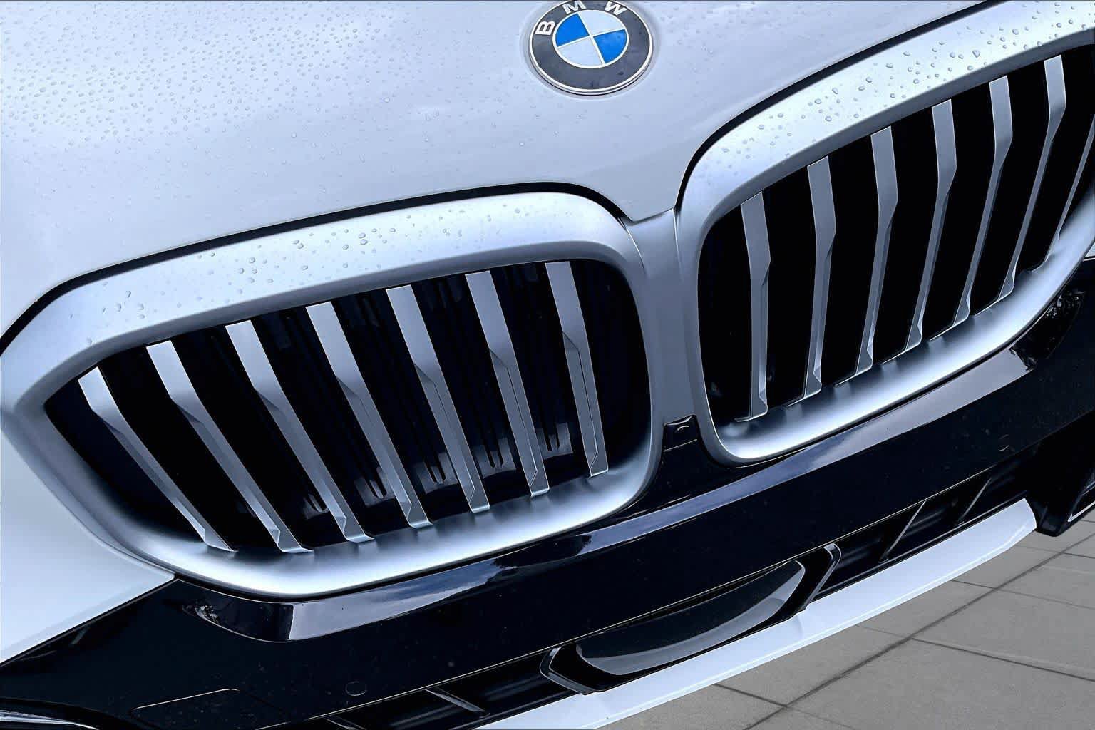 Used 2025 BMW X5 sDrive40i w/ M Sport Package RWD image 30