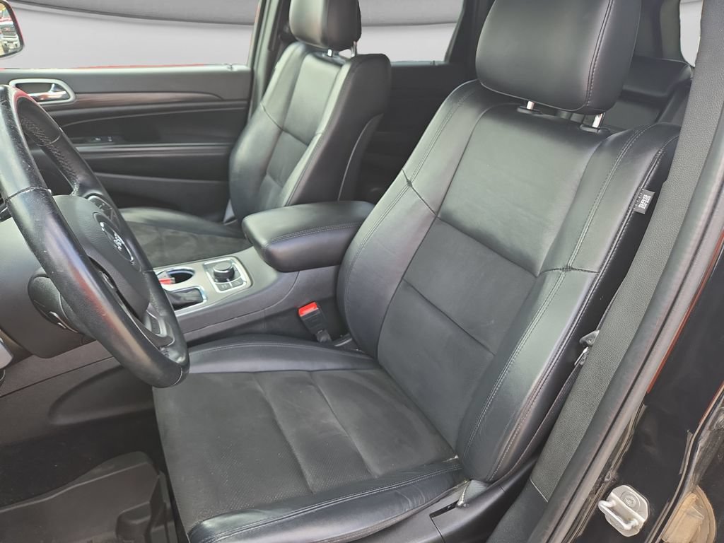 Used 2021 Jeep Grand Cherokee Altitude AWD/4WD image 18