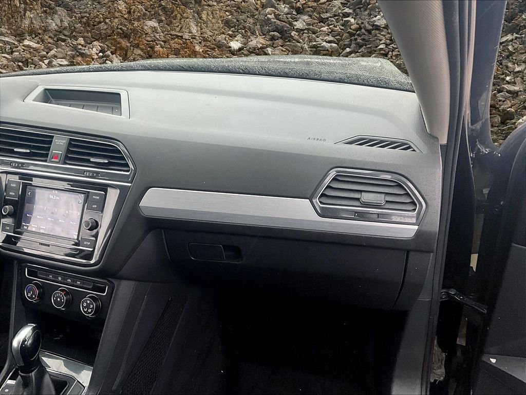 Used 2018 Volkswagen Tiguan S image 15