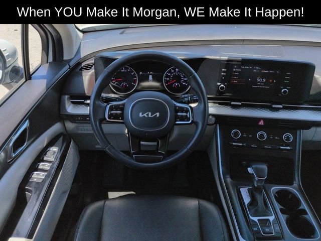 Used 2023 Kia Carnival LX FWD image 18