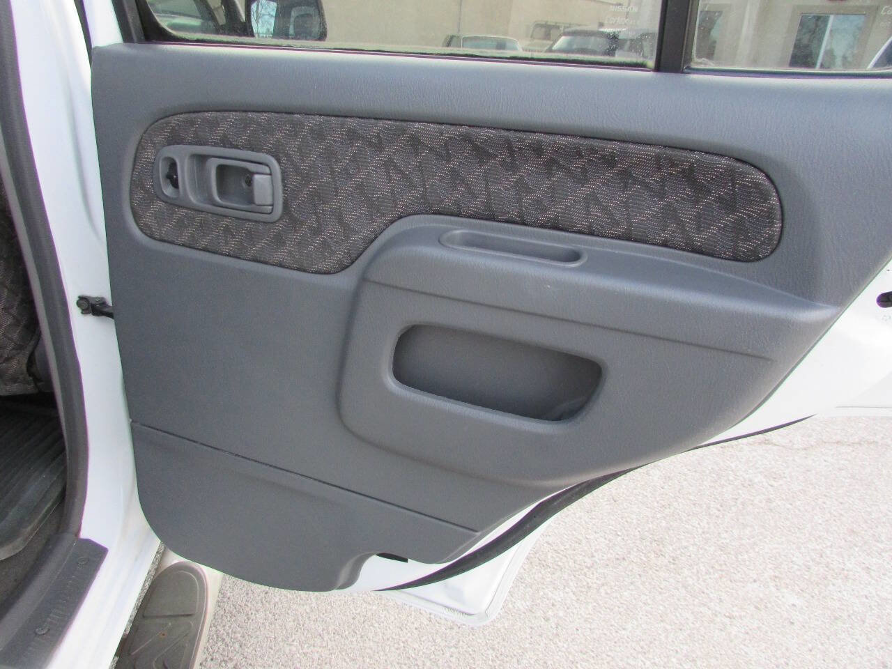 Used 2000 Nissan Xterra XE image 27
