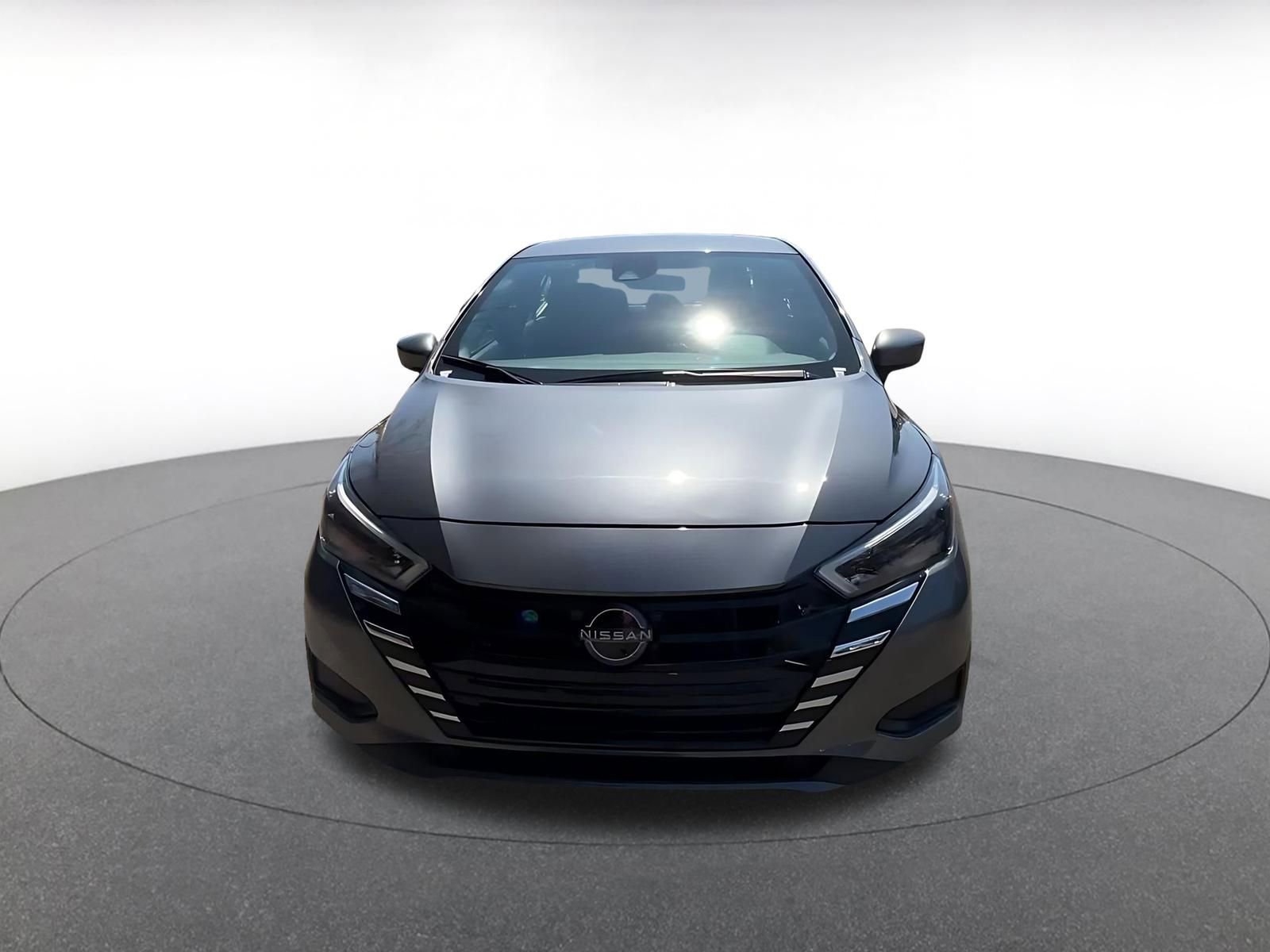 Used 2025 Nissan Versa SV FWD image 4