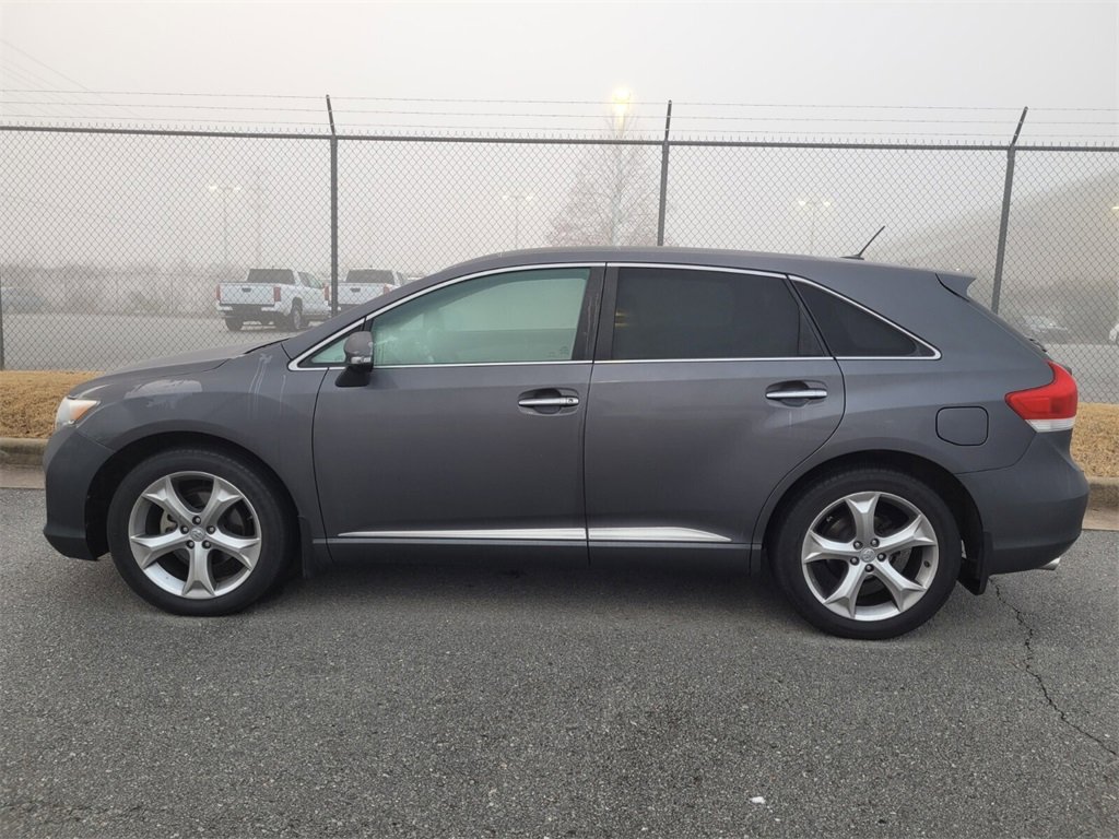 Used 2015 Toyota Venza XLE image 3
