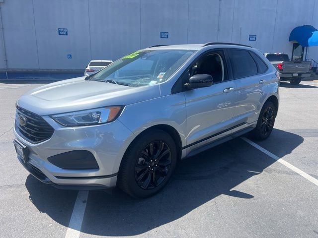 Used 2022 Ford Edge SE w/ Black Appearance Package