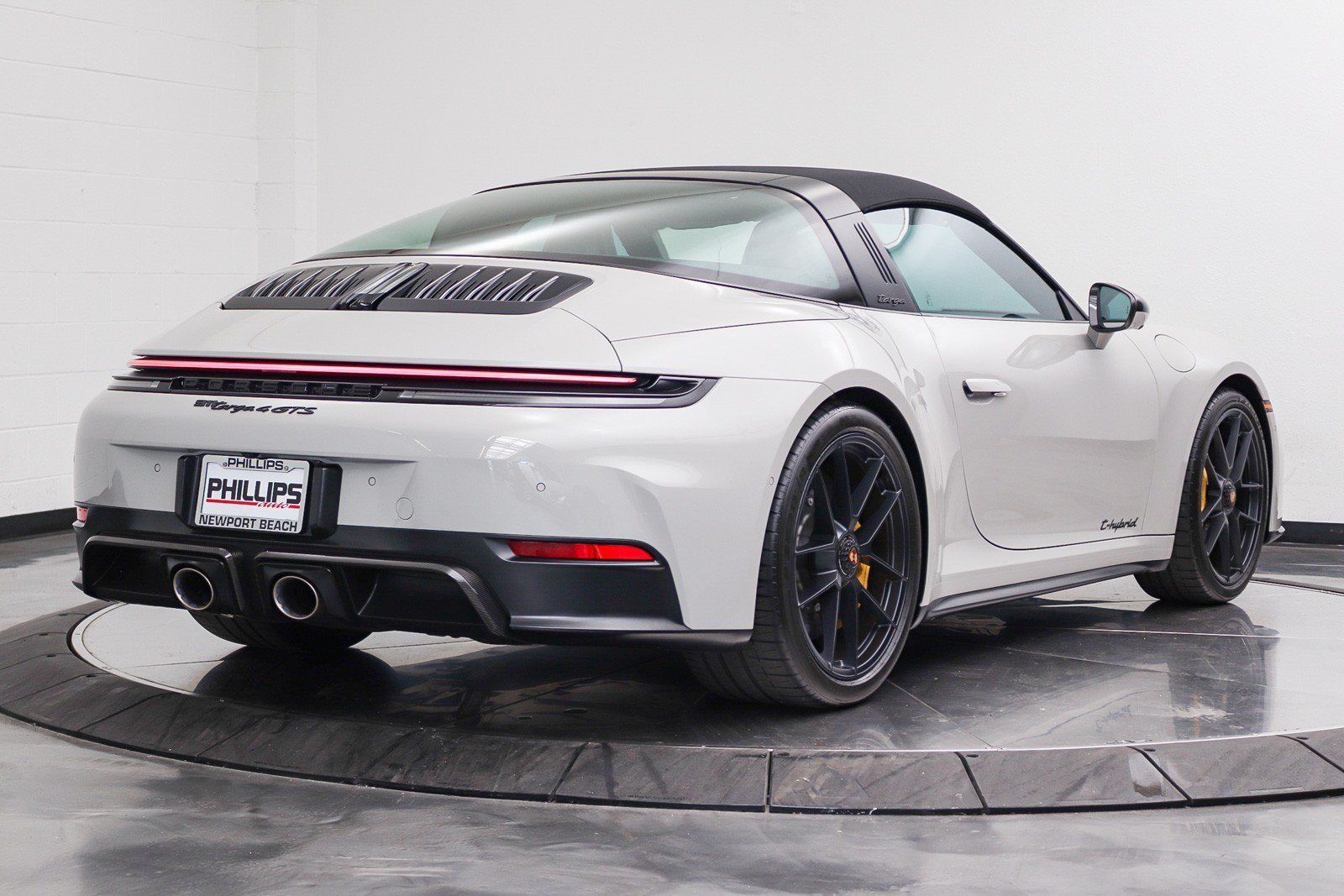 Used 2026 Porsche 911 Targa 4 GTS AWD/4WD image 19