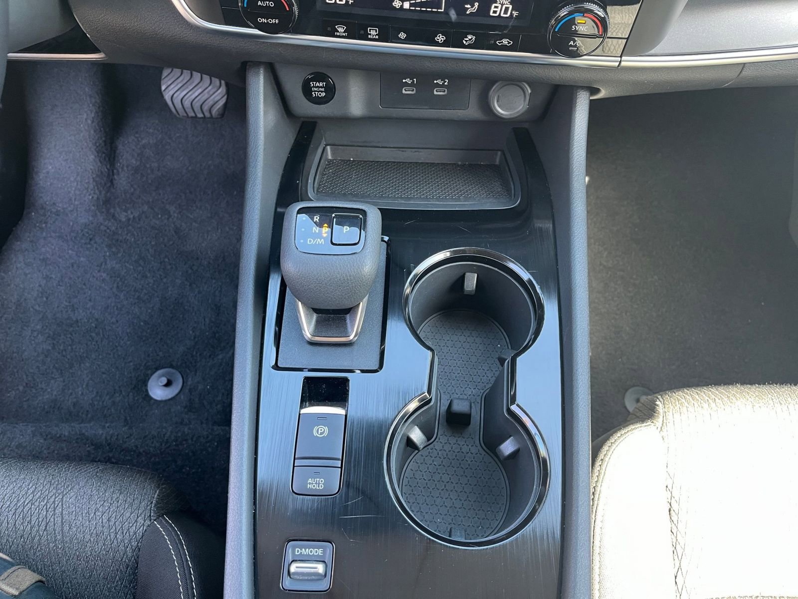 Used 2025 Nissan Rogue SV image 43