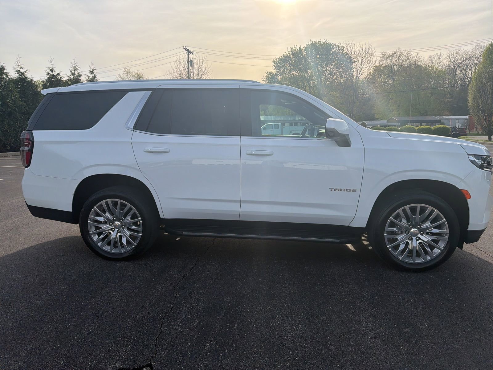 Used 2023 Chevrolet Tahoe LT w/ LT Signature Package AWD/4WD image 6