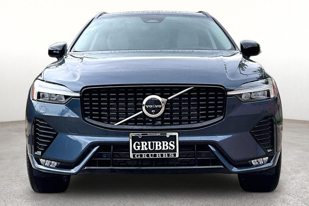 Certified 2025 Volvo XC60 B5 Ultra w/ Protection Package Premier AWD/4WD image 4