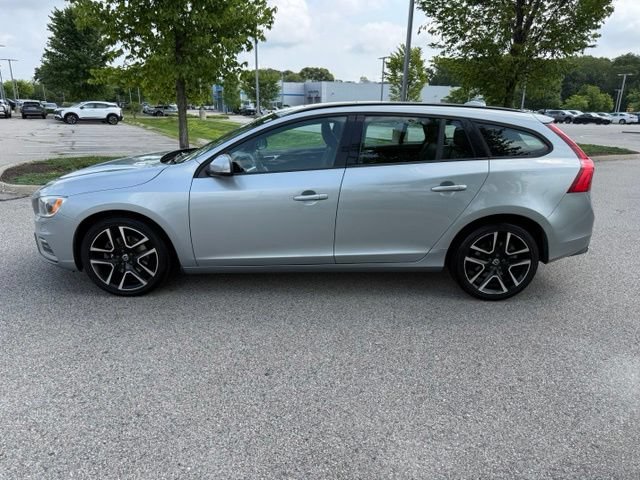 Used 2018 Volvo V60 T5 Dynamic FWD image 8