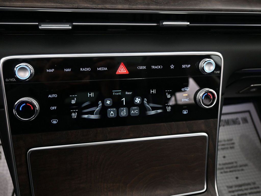 Used 2025 Genesis GV80 2.5T Advanced image 15