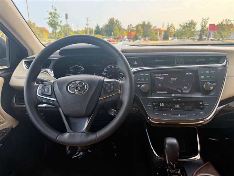 Used 2014 Toyota Avalon Limited w/ Technology Package FWD image 34