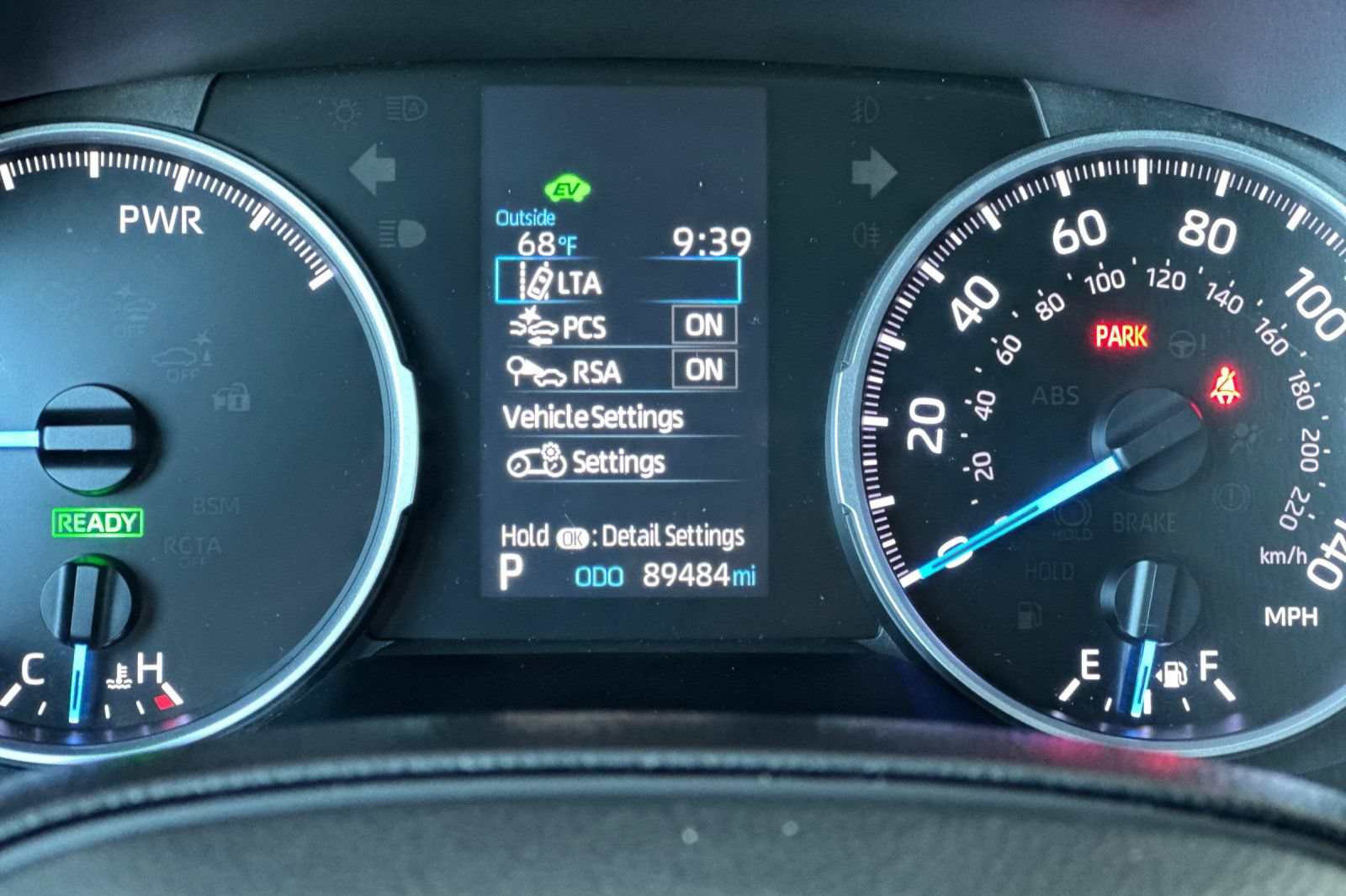 Used 2019 Toyota RAV4 LE w/ All Weather Liner Package AWD/4WD image 28