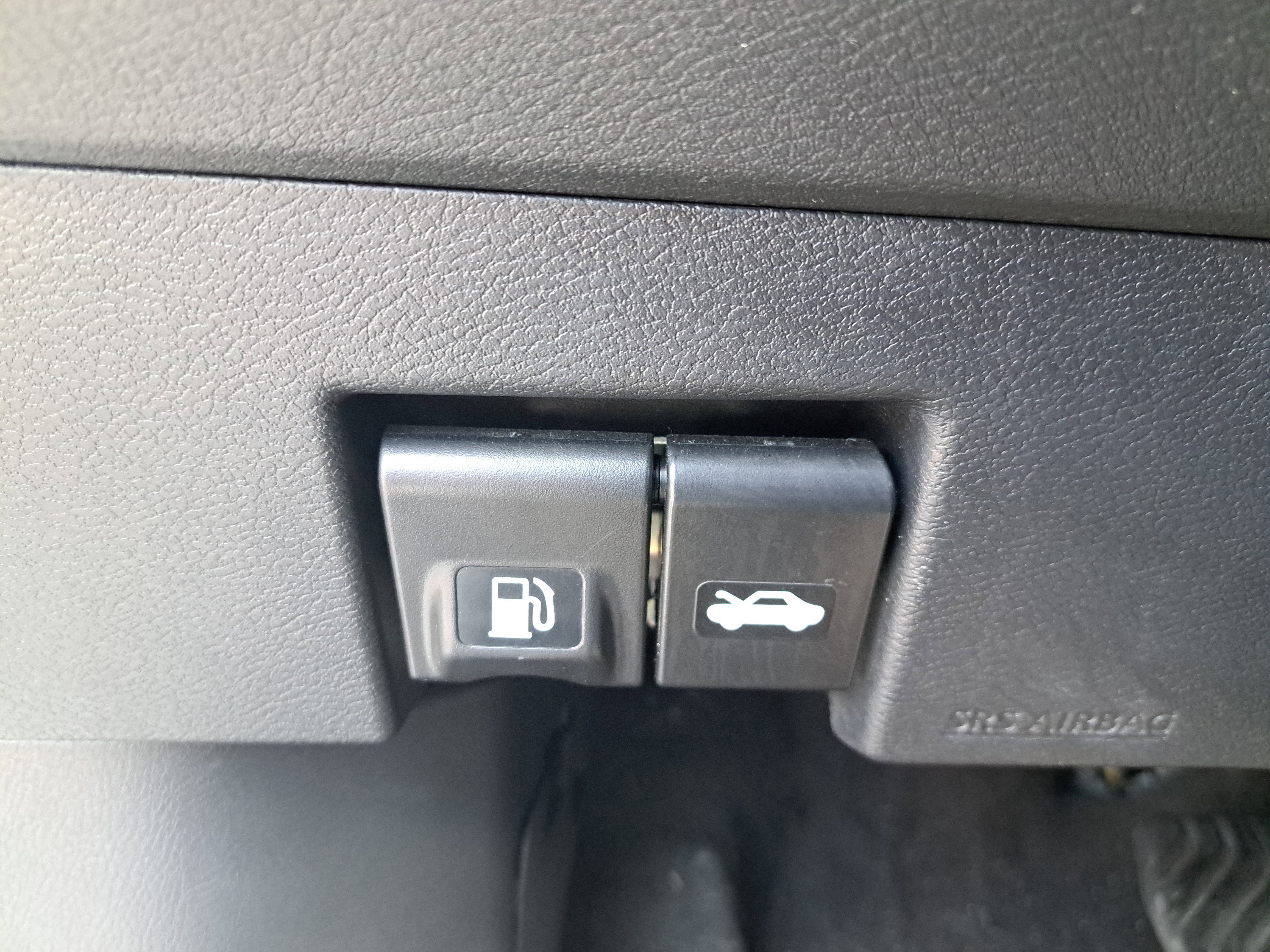 Used 2025 Nissan Versa SV image 22