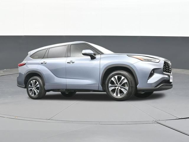 Used 2021 Toyota Highlander XLE FWD image 51