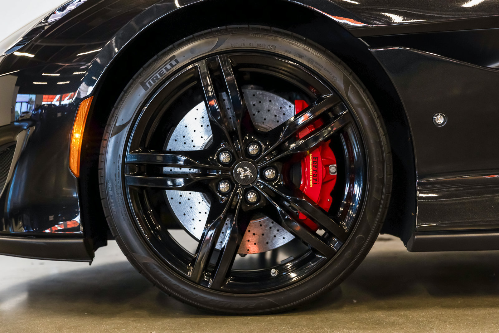 Used 2020 Ferrari Portofino RWD image 21