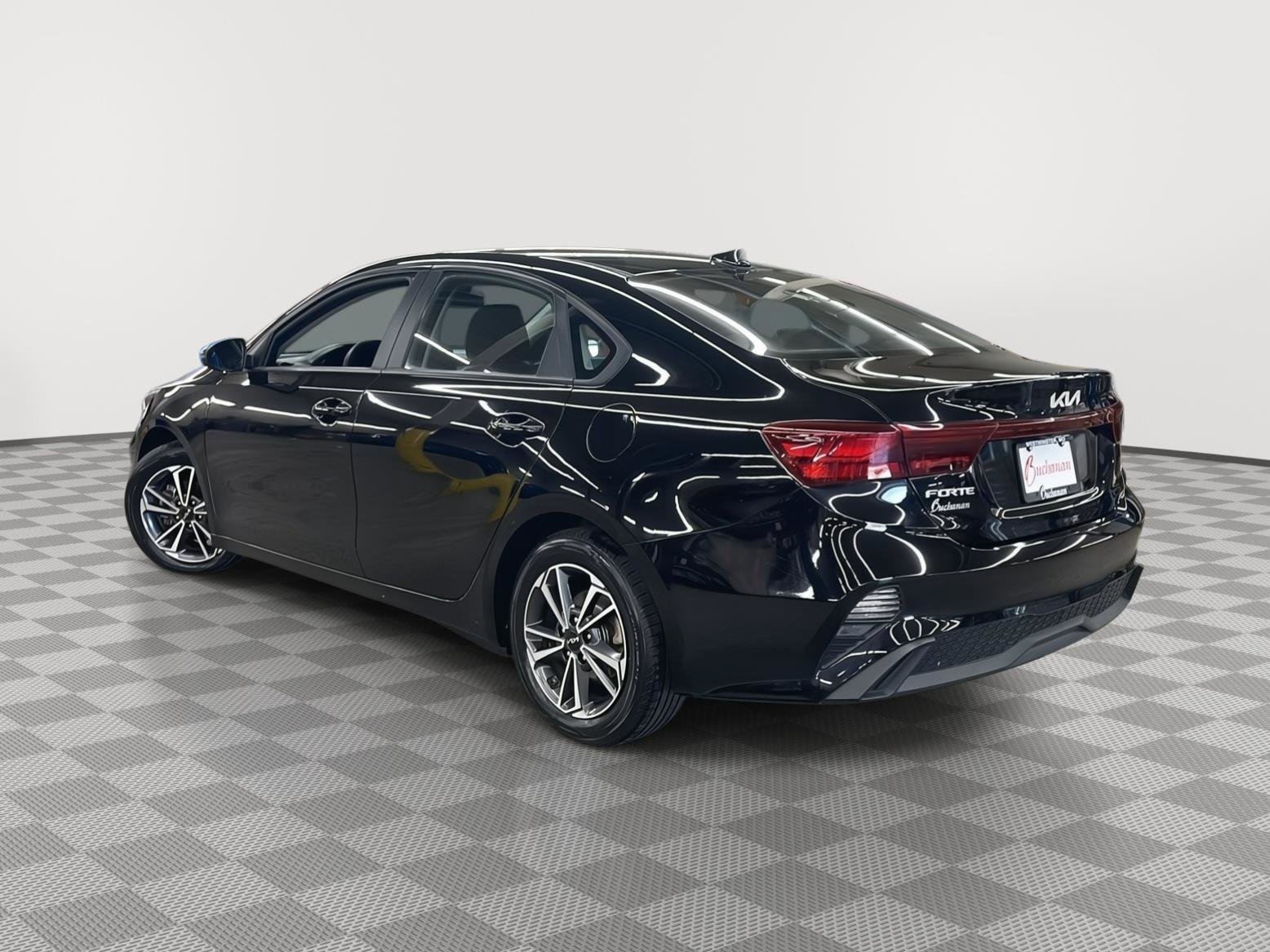 Used 2022 Kia Forte LXS w/ LXS Technology Package image 5