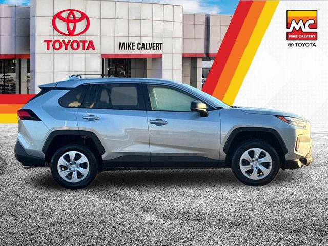 Used 2025 Toyota RAV4 LE FWD image 6