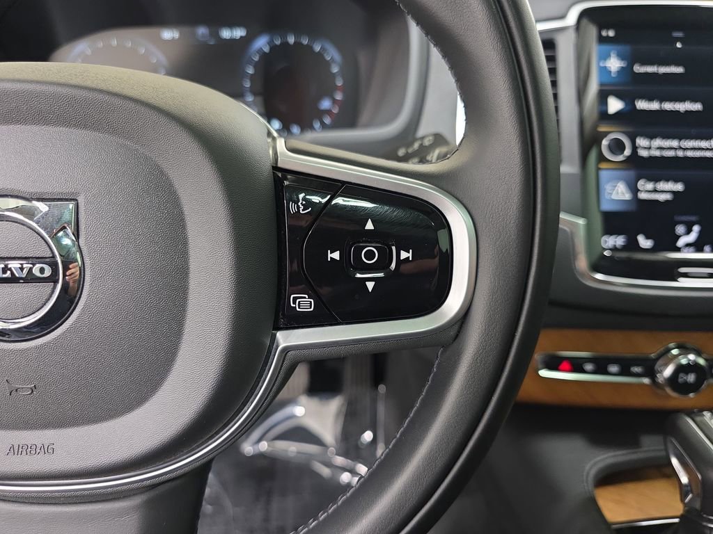 Used 2022 Volvo XC90 T6 Momentum w/ Climate Package AWD/4WD image 18