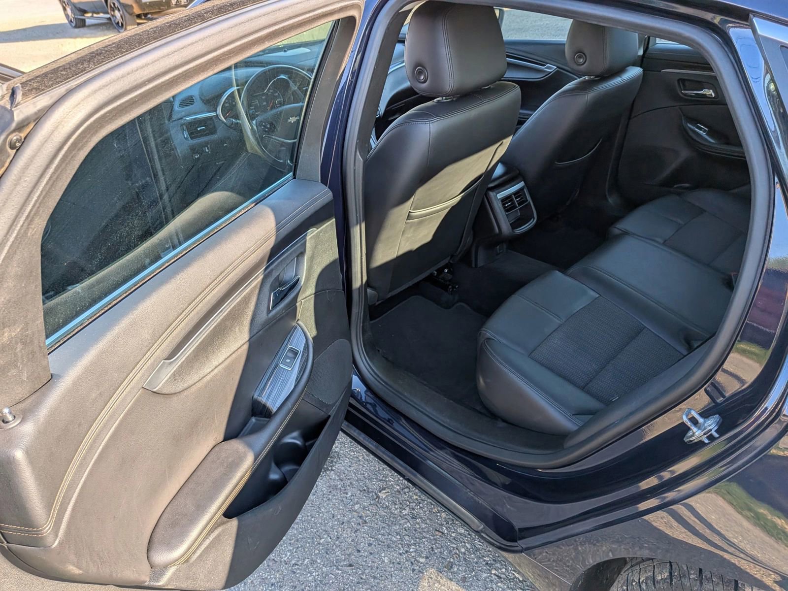 Used 2018 Chevrolet Impala LT image 25