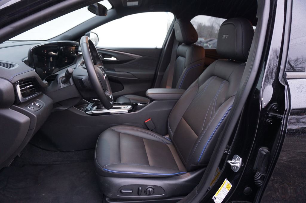 Used 2024 Buick Envista Sport Touring w/ Convenience I Package image 10