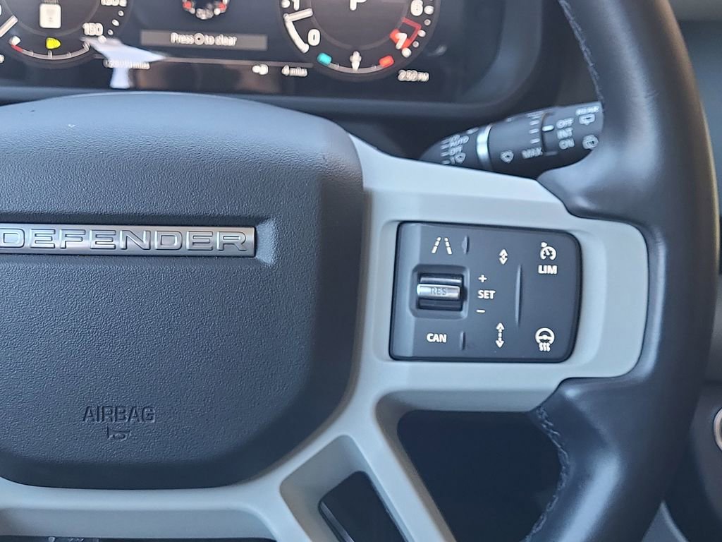 Used 2024 Land Rover Defender 110 S image 28