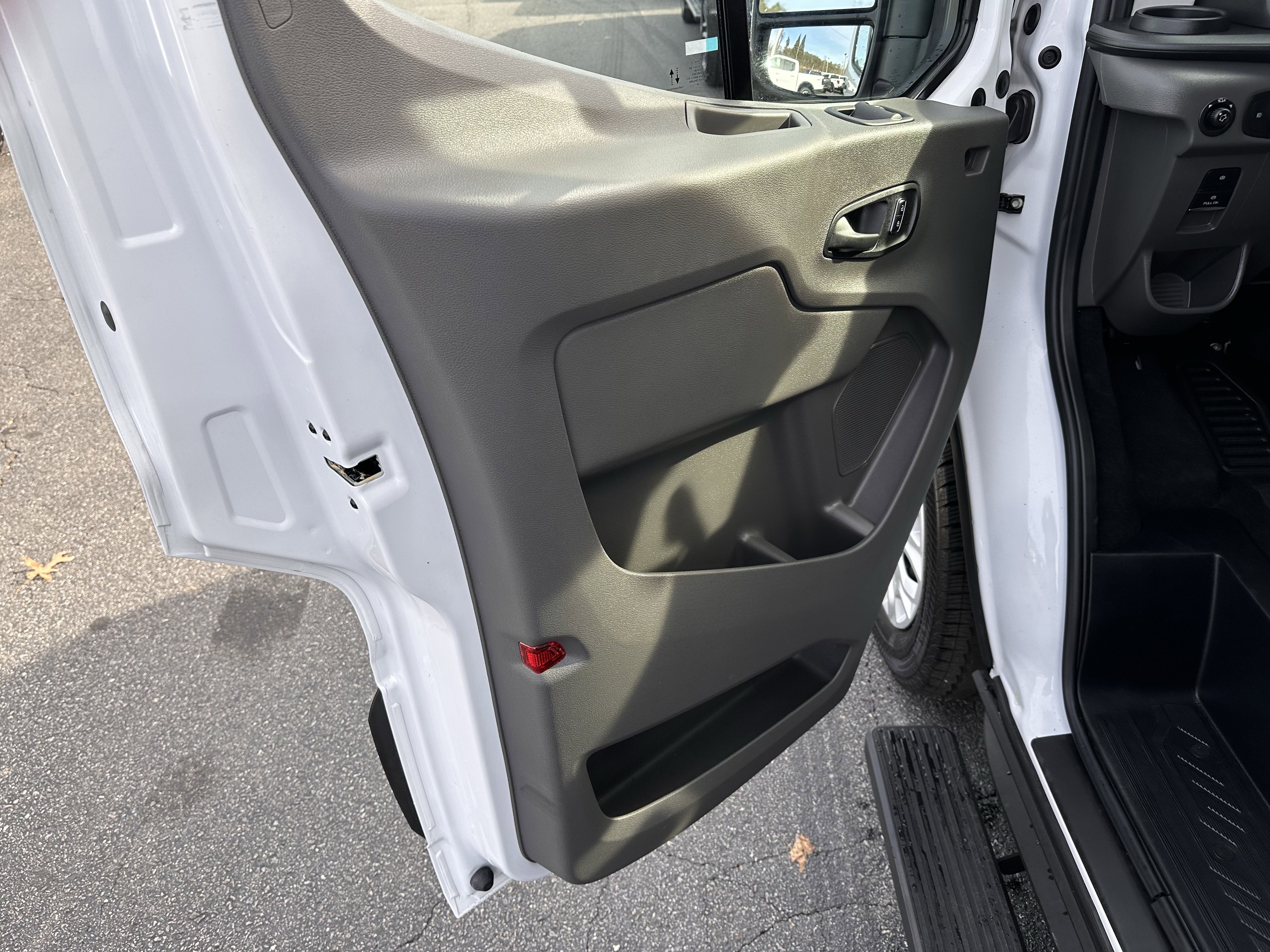 Used 2024 Ford Transit 350 XLT image 9