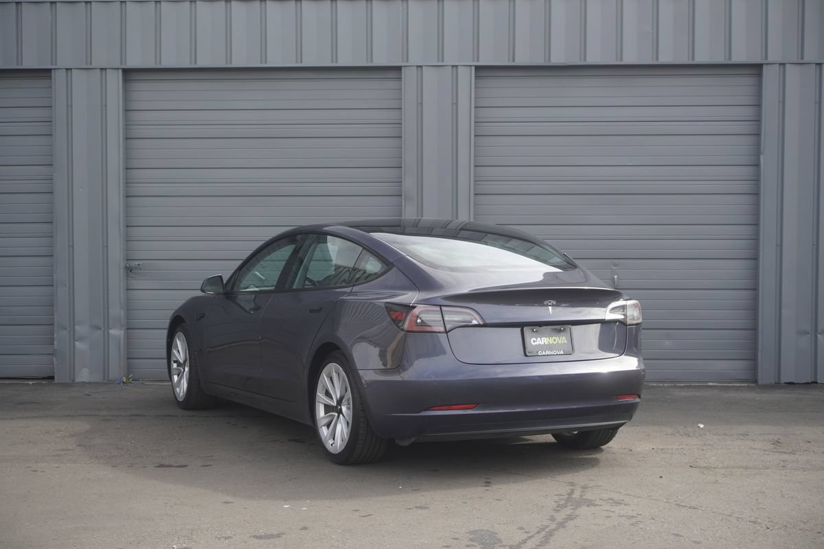 Used 2022 Tesla Model 3 Standard Range RWD image 3