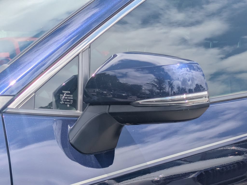 Used 2020 Toyota RAV4 Limited FWD image 16