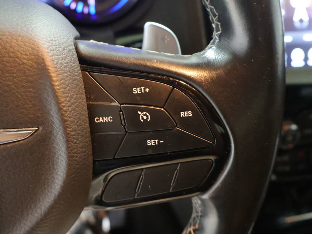 Used 2019 Chrysler 300 S AWD/4WD image 34