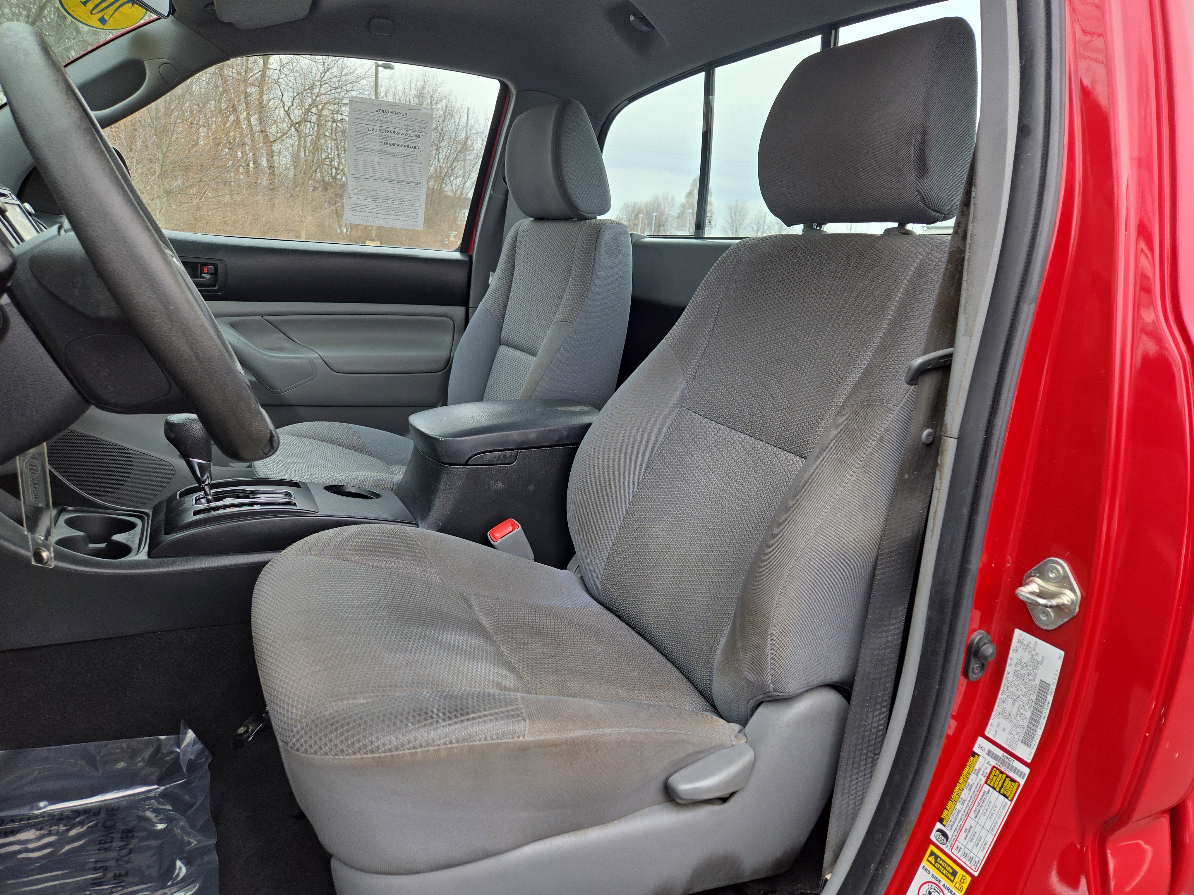 Used 2014 Toyota Tacoma 4x4 Regular Cab image 12