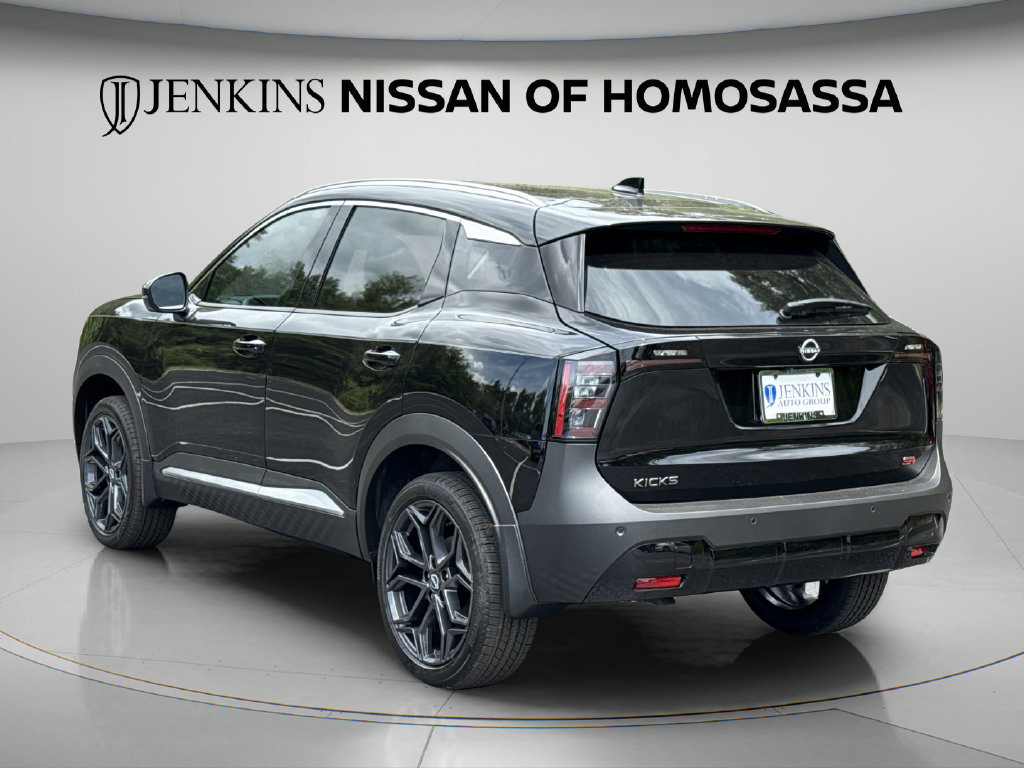 New 2026 Nissan Kicks SR FWD image 6