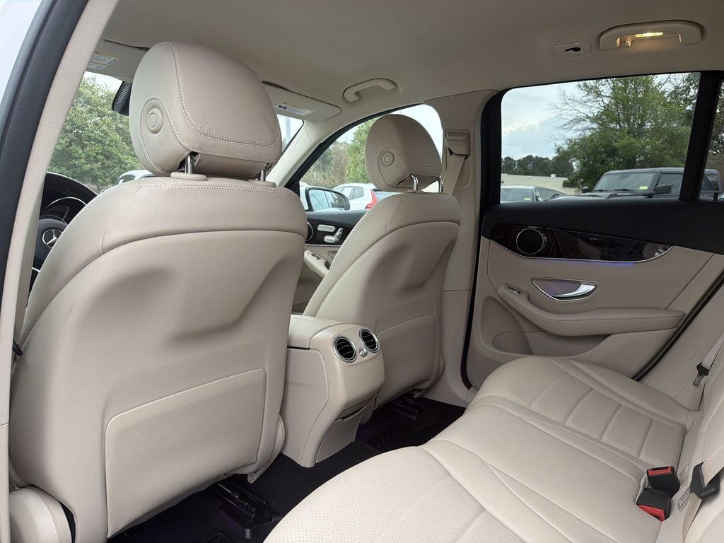 Used 2022 Mercedes-Benz GLC 300 4MATIC image 13
