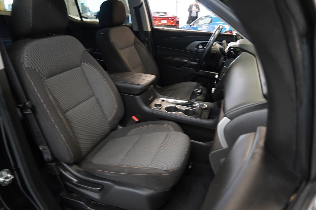 Used 2018 Chevrolet Traverse LT image 36
