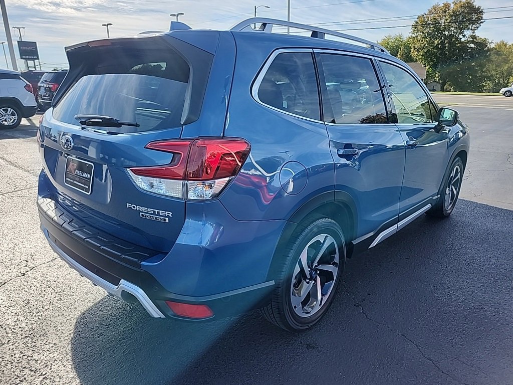 Used 2022 Subaru Forester Touring image 3