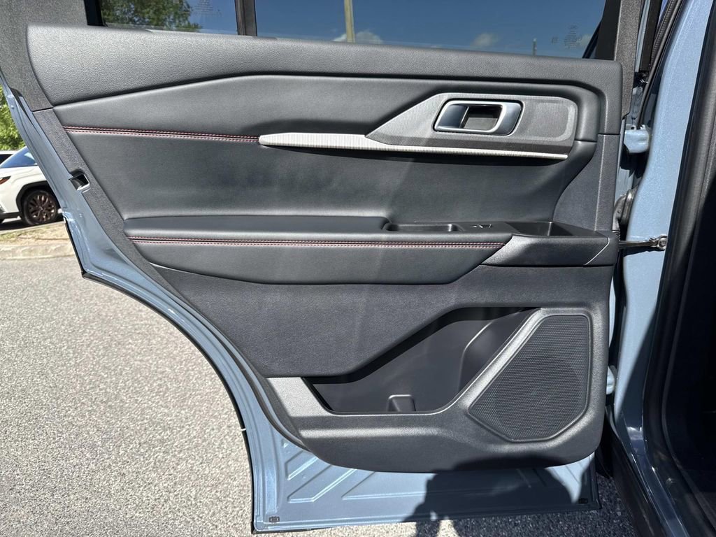 Used 2025 Ford Explorer ST RWD image 13