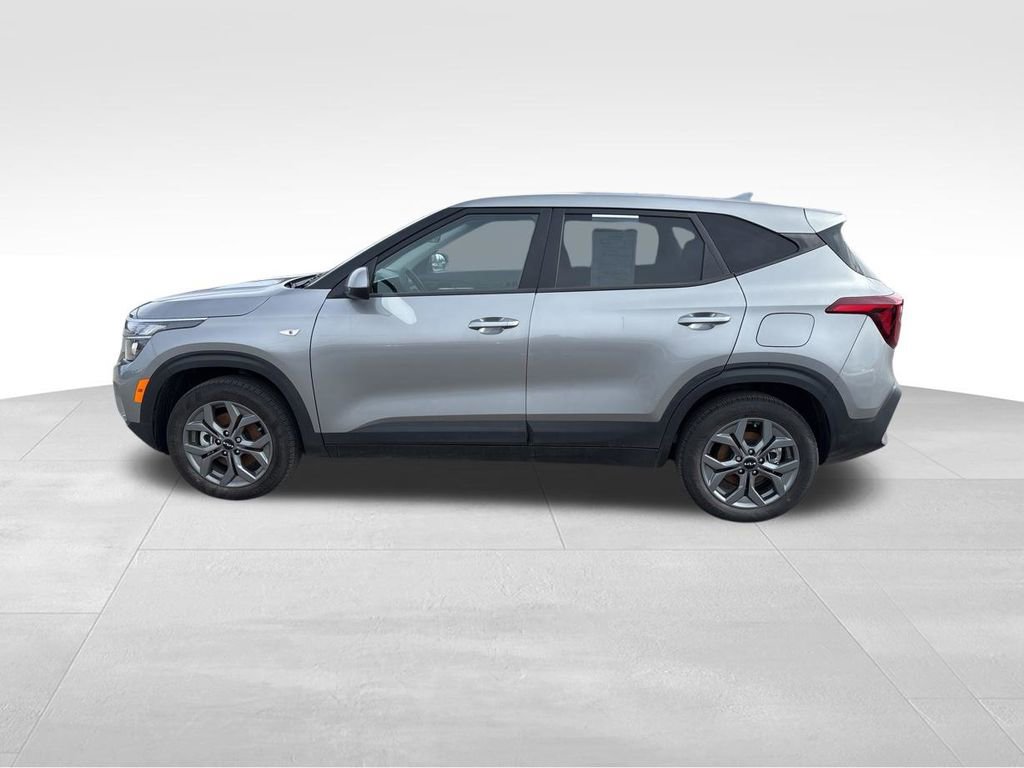 Certified 2025 Kia Seltos LX image 12