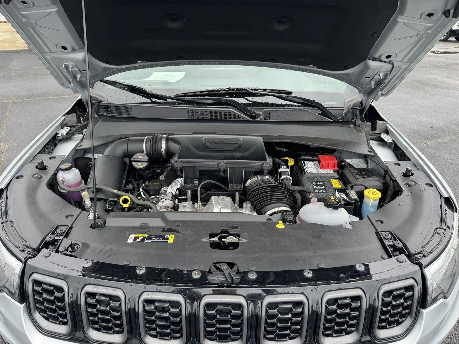 Used 2025 Jeep Compass Limited w/ High Altitude Package AWD/4WD image 46