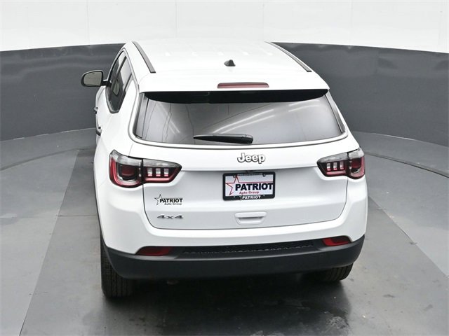 Used 2025 Jeep Compass Sport image 28