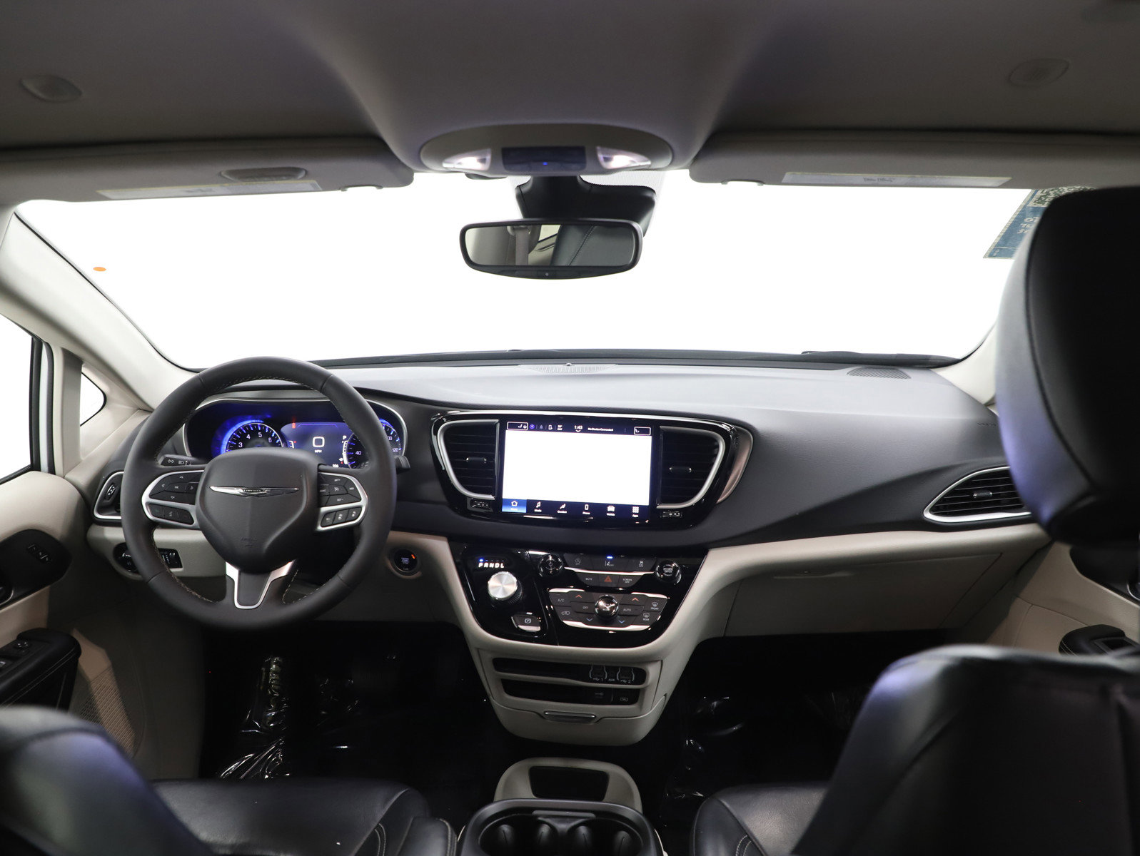 Used 2022 Chrysler Pacifica Touring-L image 14