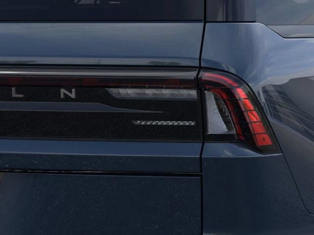 New 2026 Lincoln Navigator Reserve w/ Jet Appearance Package AWD/4WD image 21